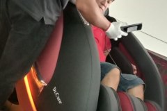 khach-mua-ghe-massage-drcare-922-41