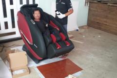 khach-mua-ghe-massage-drcare-922-52