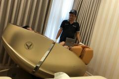 khach-mua-ghe-massage-drcare-919X-35