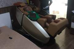 khach-mua-ghe-massage-drcare-919X-48